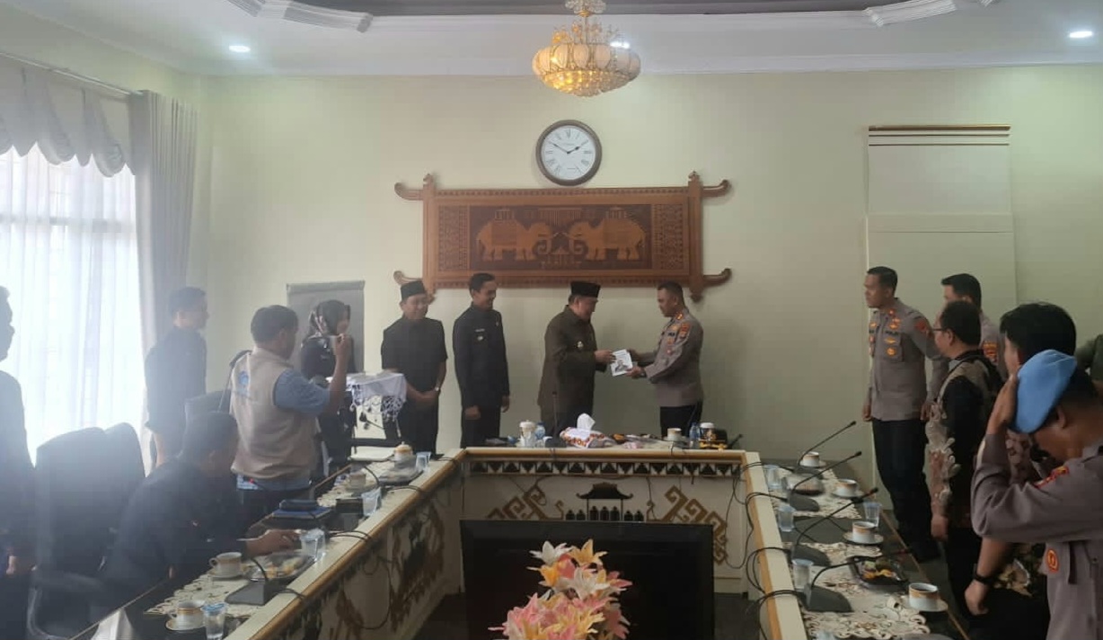 Kapolres Tanggamus Gelar Silaturahmi dengan Bupati Tanggamus